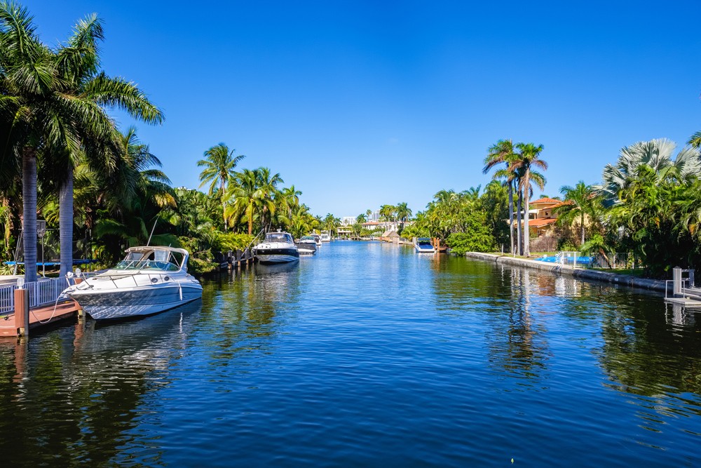 Englewood Waterfront & Lots: Where Southwest Florida Home Dreams Become A Reality